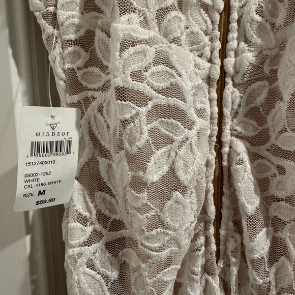 Windsor Long White and Tan Dress Size Medium - Picture 4 of 4